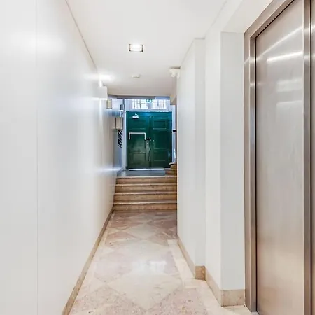 Made For The Lovers- Urban Charm In Chiado Apartment