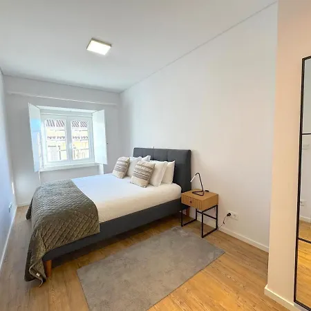Apartment Made For The Lovers- Urban Charm In Chiado *