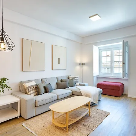 Made For The Lovers- Urban Charm In Chiado Apartment