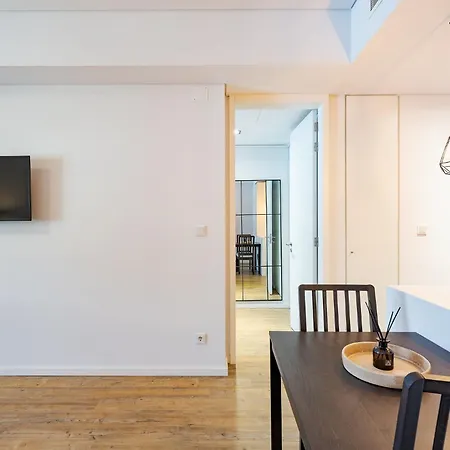 Apartment Made For The Lovers- Urban Charm In Chiado *